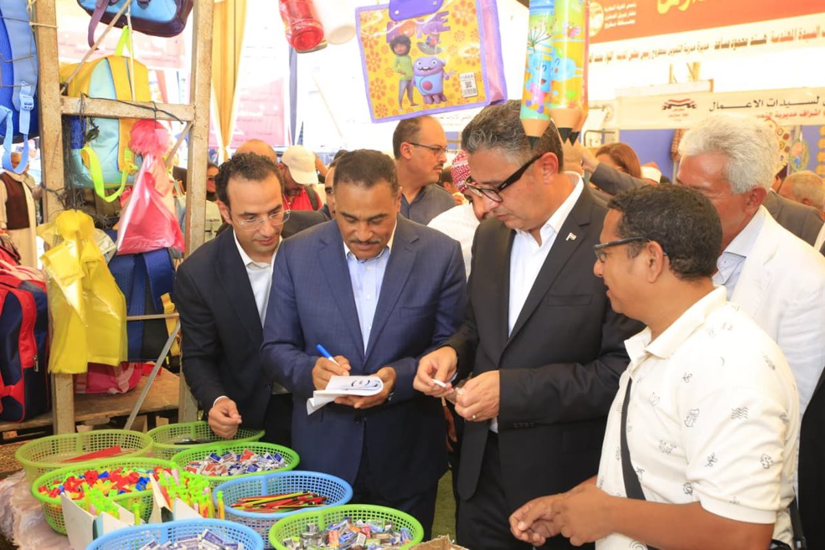 وزير التموين ومحافظ مطروح&nbsp;