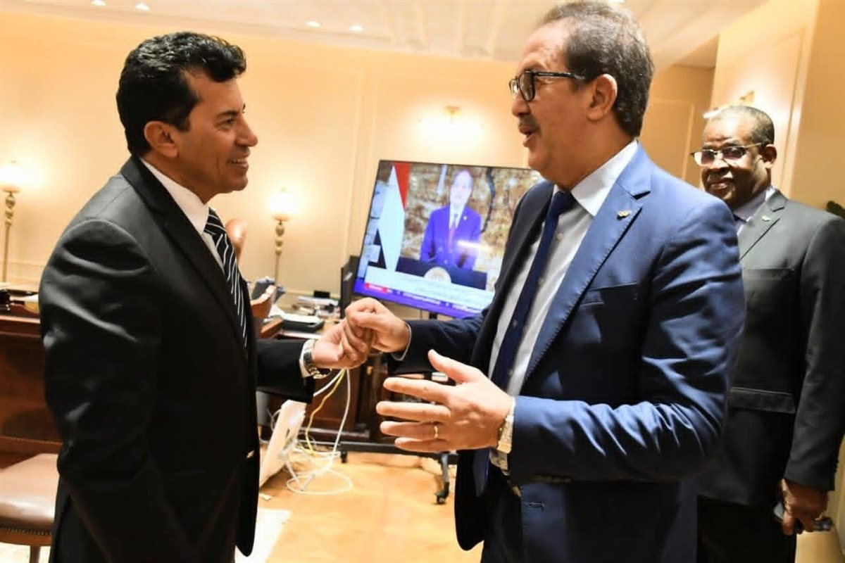 الدكتور أشرف صبحي