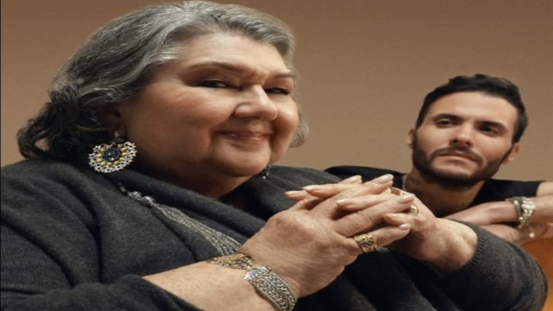 امير عيد ووالدته