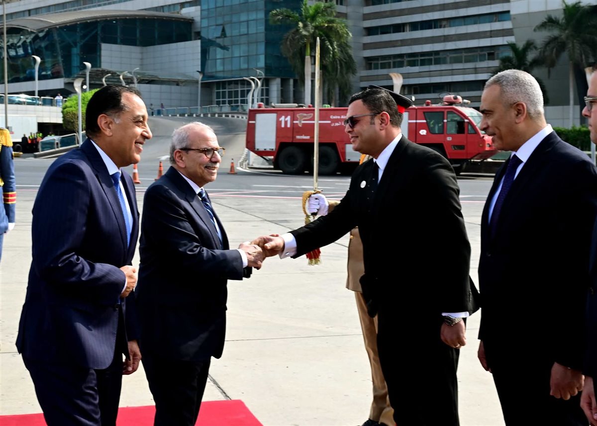 رئيس الوزراء ونظيره اللبناني