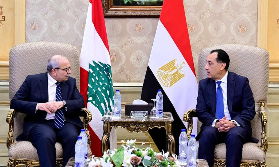 رئيس الوزراء ونظيره اللبناني