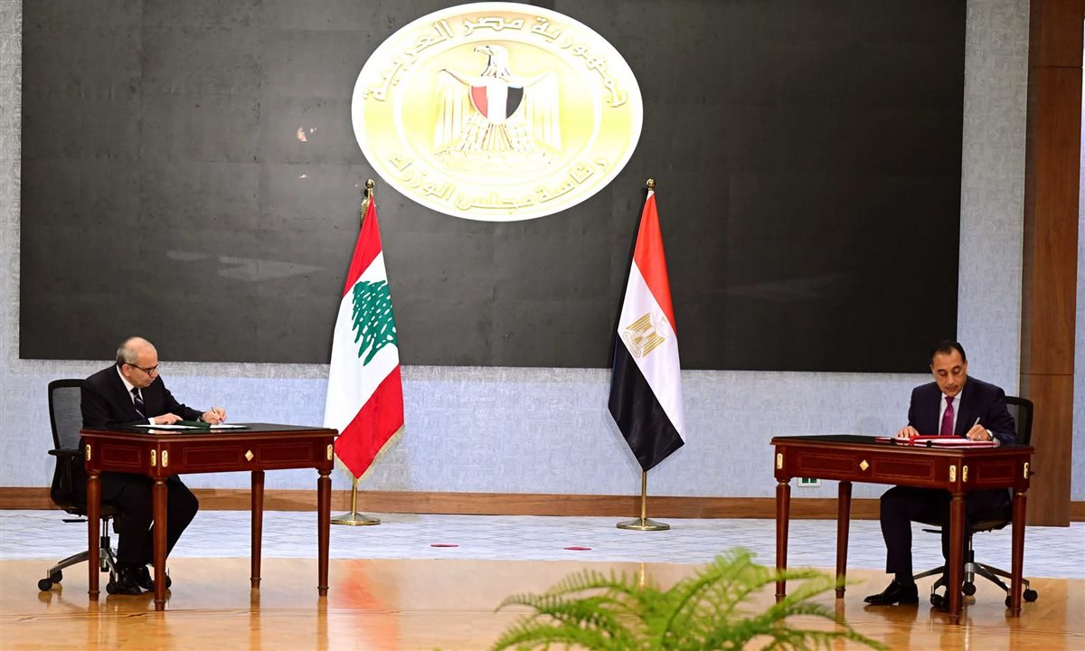 رئيس الوزراء ونظيره اللبناني