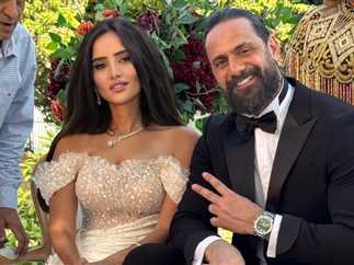 عمرو مهدي و زينة