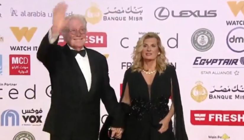 حسين فهمي وزوجته&nbsp;