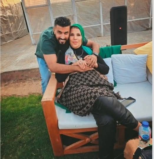 السيدة صبورة والمخرج محمد سامى