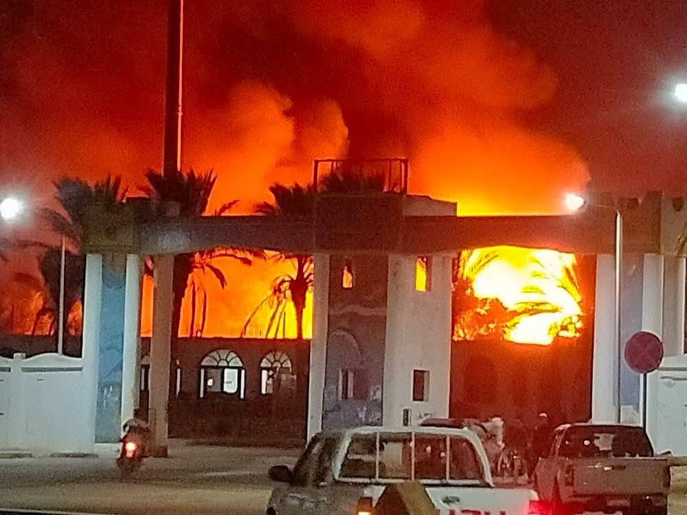 حريق مدينة دهب بمحافظة جنوب سيناء