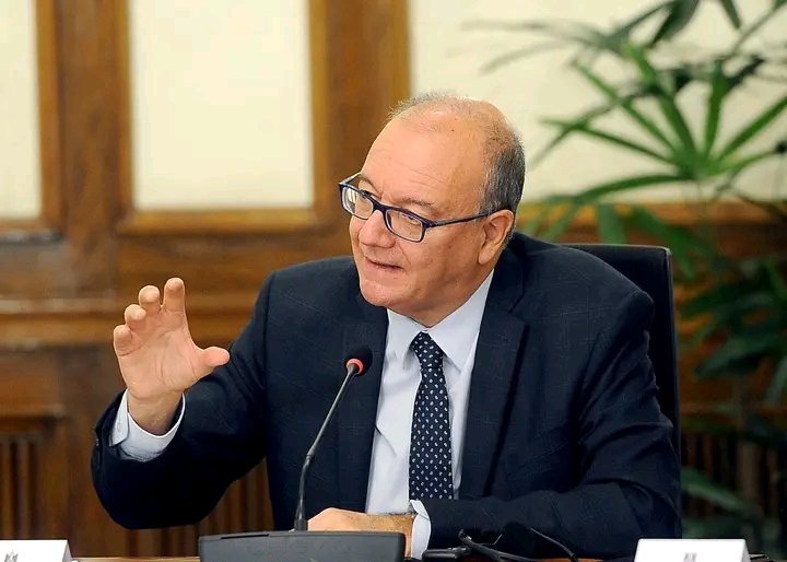 وزير التعليم الإيطالي