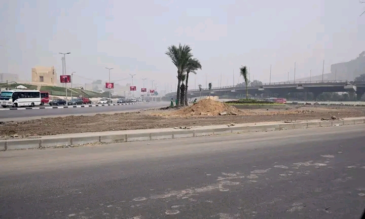 رئيس مجلس الوزراء الدكتور مصطفي مدبولي يتفقد عدداً من أعمال تطوير الطرق بالقاهرة