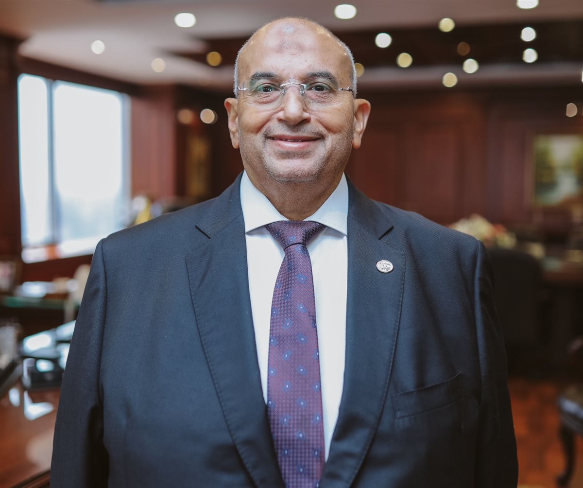النائب أشرف عبد الغني