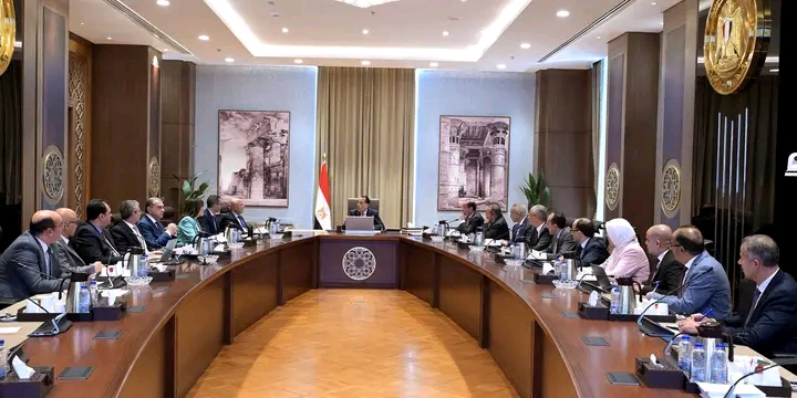 رئيس مجلس الوزراء الدكتور مصطفي مدبولي يُتابع إجراءات منع تهريب السلع والبضائع في مختلف المنافذ