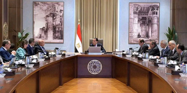 رئيس مجلس الوزراء الدكتور مصطفي مدبولي يُتابع إجراءات منع تهريب السلع والبضائع في مختلف المنافذ