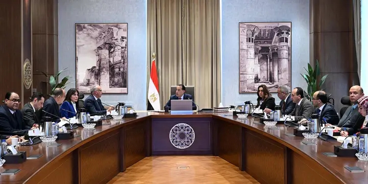 رئيس الوزراء يتابع الموقف التنفيذي لجهود مواجهة التعديات وحماية مجرى نهر النيل