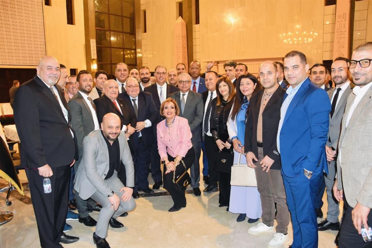 نائب وزير الخارجية يلتقي ممثلي الجالية المصرية في المملكة العربية السعودية