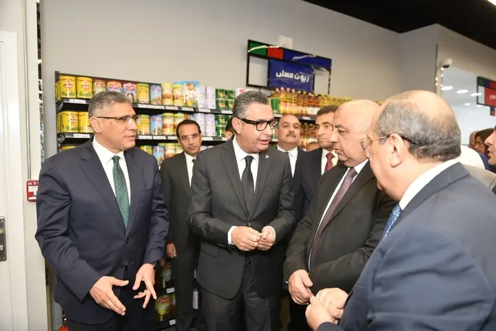 وزير التموين ومحافظ الجيزة ورئيس مدينة الإنتاج الإعلامي يفتتحون الفرع الرابع لمنافذ «كاري أون» بمقر المدينة