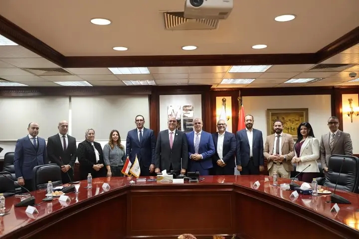 تمويل جديد بقيمة ٣٠٠ مليون جنيه من جهاز تنمية المشروعات المتوسطة لتمويل المشروعات متناهية الصغر من خلال شركة ( ريفي