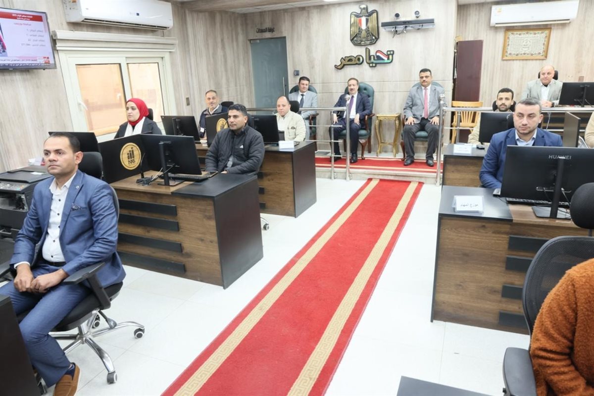 محافظ المنوفية يتابع انطلاق جولة الإعادة لانتخابات مجلس النواب في يومها الأول ويؤكد انتظام فتح جميع اللجان
