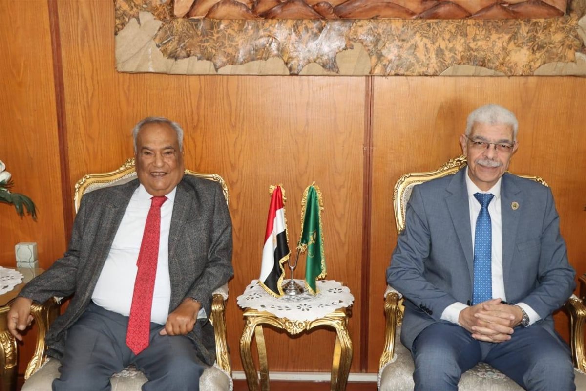 رئيس جامعة المنوفية يستقبل الدكتور محمد أنس جعفر قبل مشاركته في مناقشة رسالة دكتوراة بكلية الحقوق