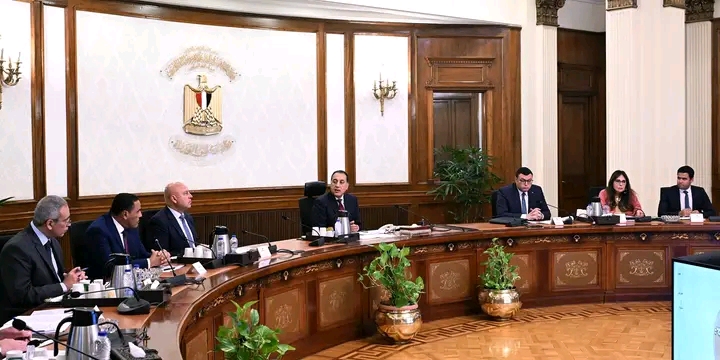 رئيس الوزراء يتابع الموقف التنفيذي لمشروعات مدينتي 