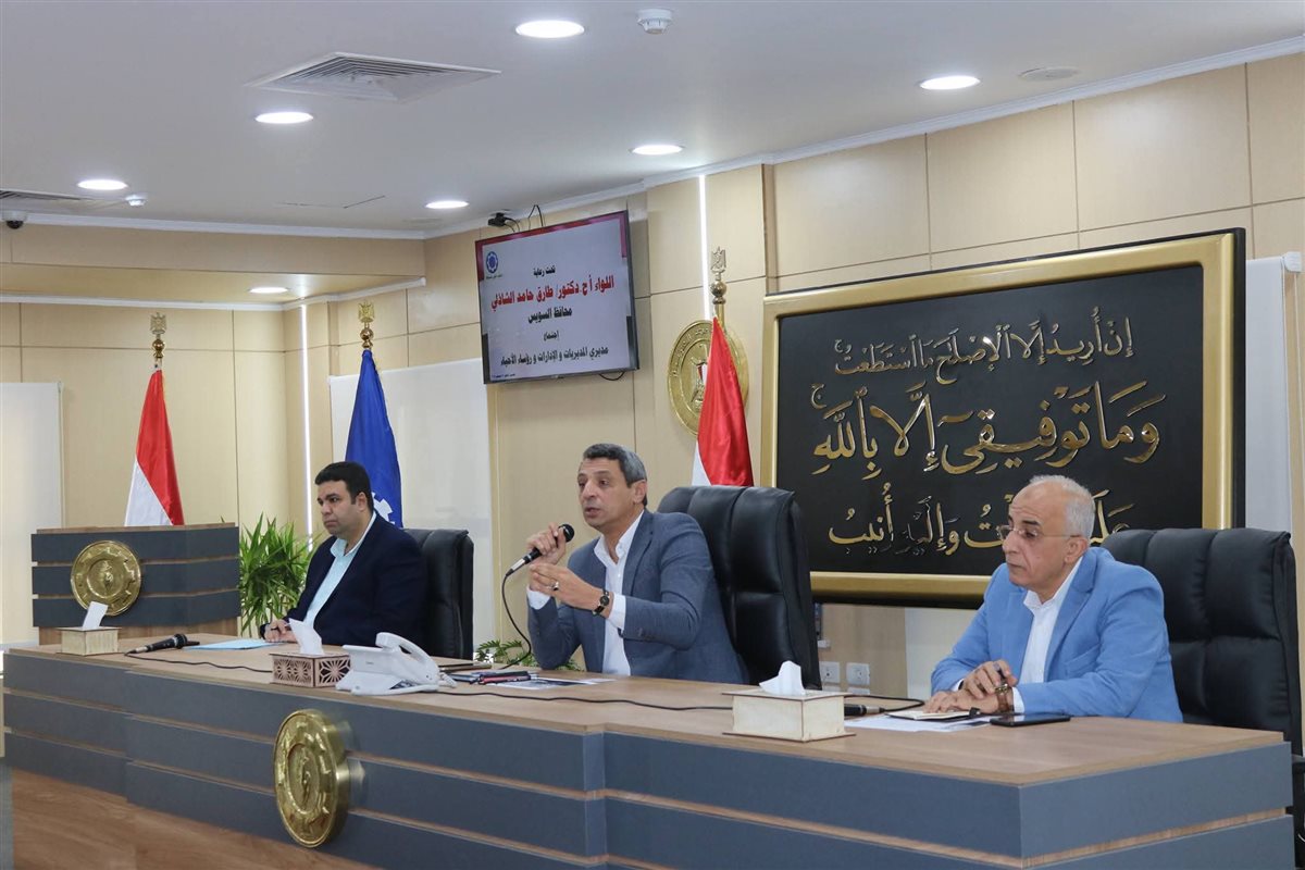 محافظ السويس يعلن الحرب للقضاء على ظاهرة أنتشار العربات الكارو