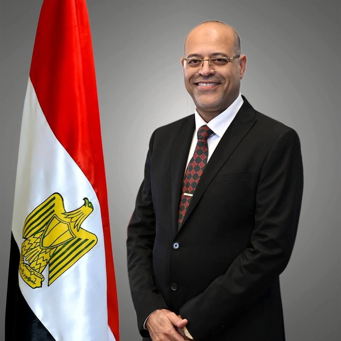 وزير العمل يصدر قرارًا وزاريًا بشأن إجازات العاملين بأجر كامل بالقطاع الخاص