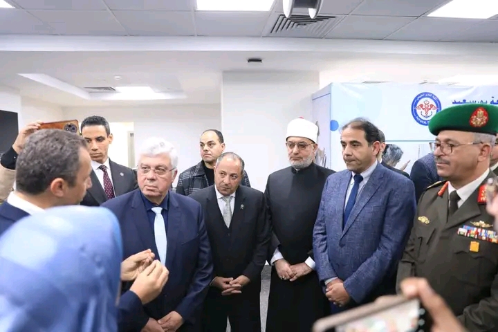 &nbsp;وزيرا التعليم العالي والأوقاف ومحافظ بورسعيد ورئيس الجامعة يفتتحون مستشفى جامعة بورسعيد بتكلفة مليار جنيه
