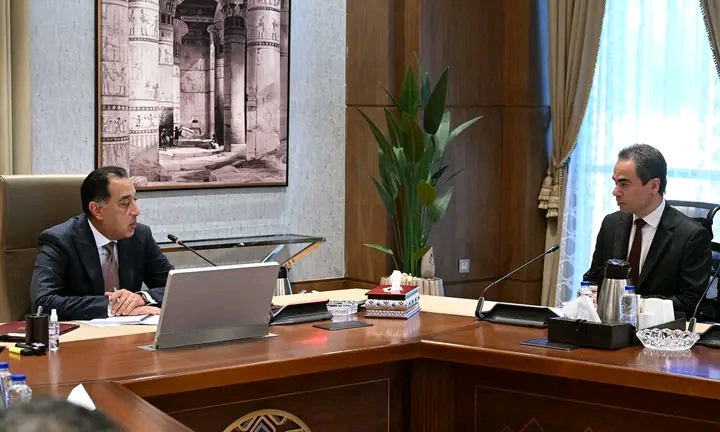 رئيس الوزراء يُتابع إجراءات رفع كفاءة أداء الهيئات الاقتصادية
