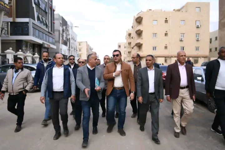وزير الإسكان: يلتقى عددًا من الأهالي حاجزي قطع أراضي بمدينة بدر ويستمع إلى لمطالبهم&nbsp;
