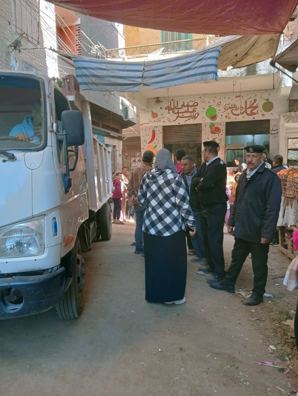 محافظ المنوفية حملات مكثفة لرفع الإشغالات والتعديات على حرم الطريق بنطاق المحافظة