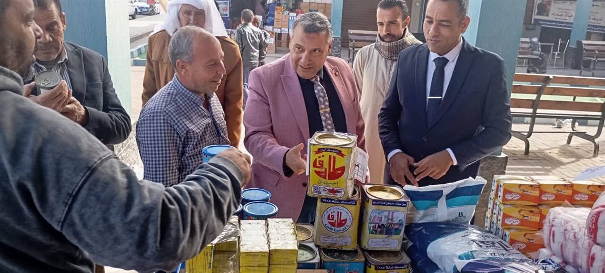 افتتاح سوق اليوم الواحد بأبوزنيمة سلع أساسية بأسعار مخفضة