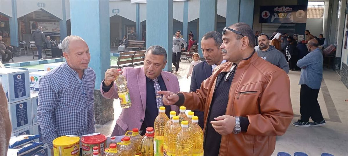 افتتاح سوق اليوم الواحد بأبوزنيمة سلع أساسية بأسعار مخفضة