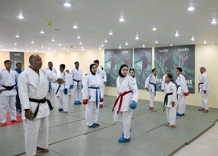 في أثناء زيارته اليوم للأقصر: رئيس الوزراء يتفقد حمام السباحة الأوليمبي 