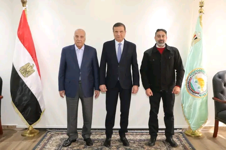 وزير الزراعة يستقبل رئيس اتحاد منتجي الدواجن لبحث استقرار وتوازن الأسعار وما تم تداوله حول ارتفاع أسعار الكتاكيت