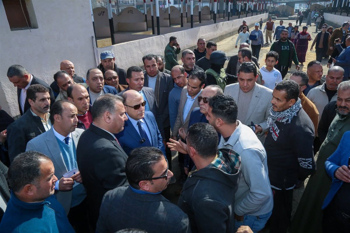 محافظ كفرالشيخ يستمع لشكاوى وطلبات أهالي سيدي سالم..