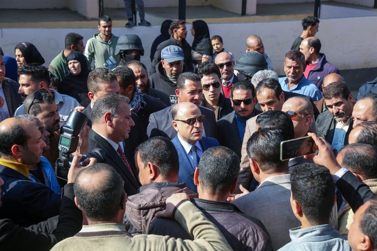 محافظ كفرالشيخ يستمع لشكاوى وطلبات أهالي سيدي سالم..