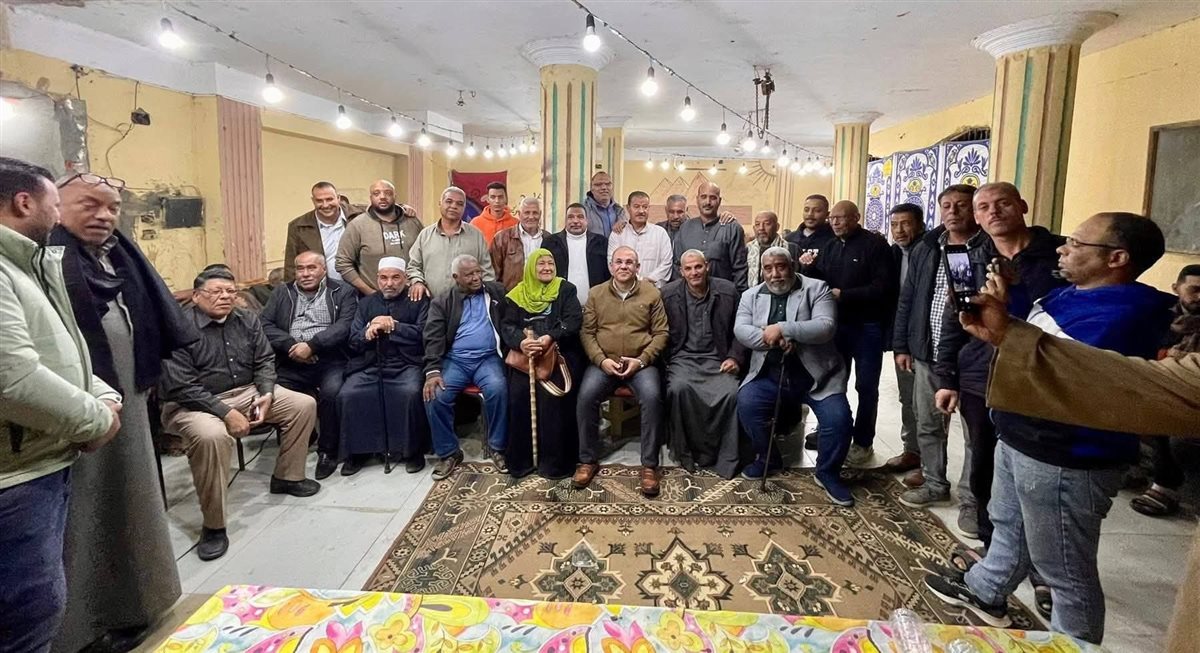 النائب أحمد خشانة يبحث مشاكل أهالي منطقة الكيلو 46 بشمال السويس