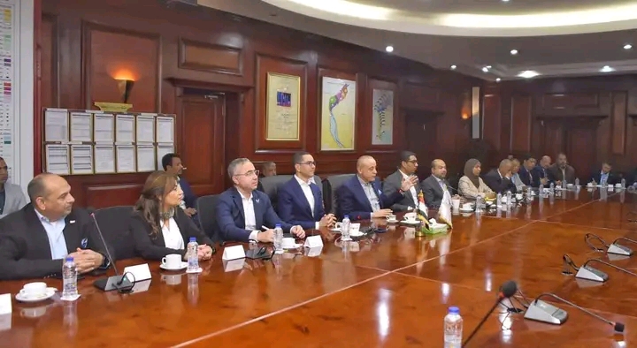 وزير الاستثمار والتجارة الخارجية يعقد لقاء مع مستثمري محافظة الأقصر بحضور المحافظ