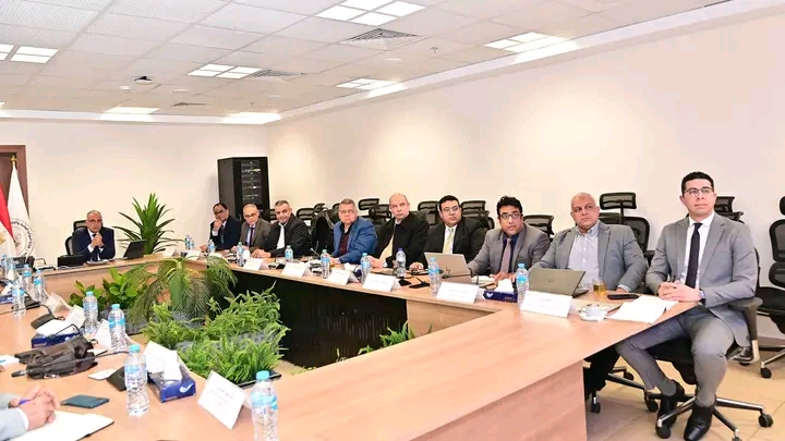 وزير الموارد المائية متابعة موقف إيراد النهر والحالة الهيدرولوجية للنهر، وإجراءات تشغيل السد العالي وإدارة المنظومة المائية