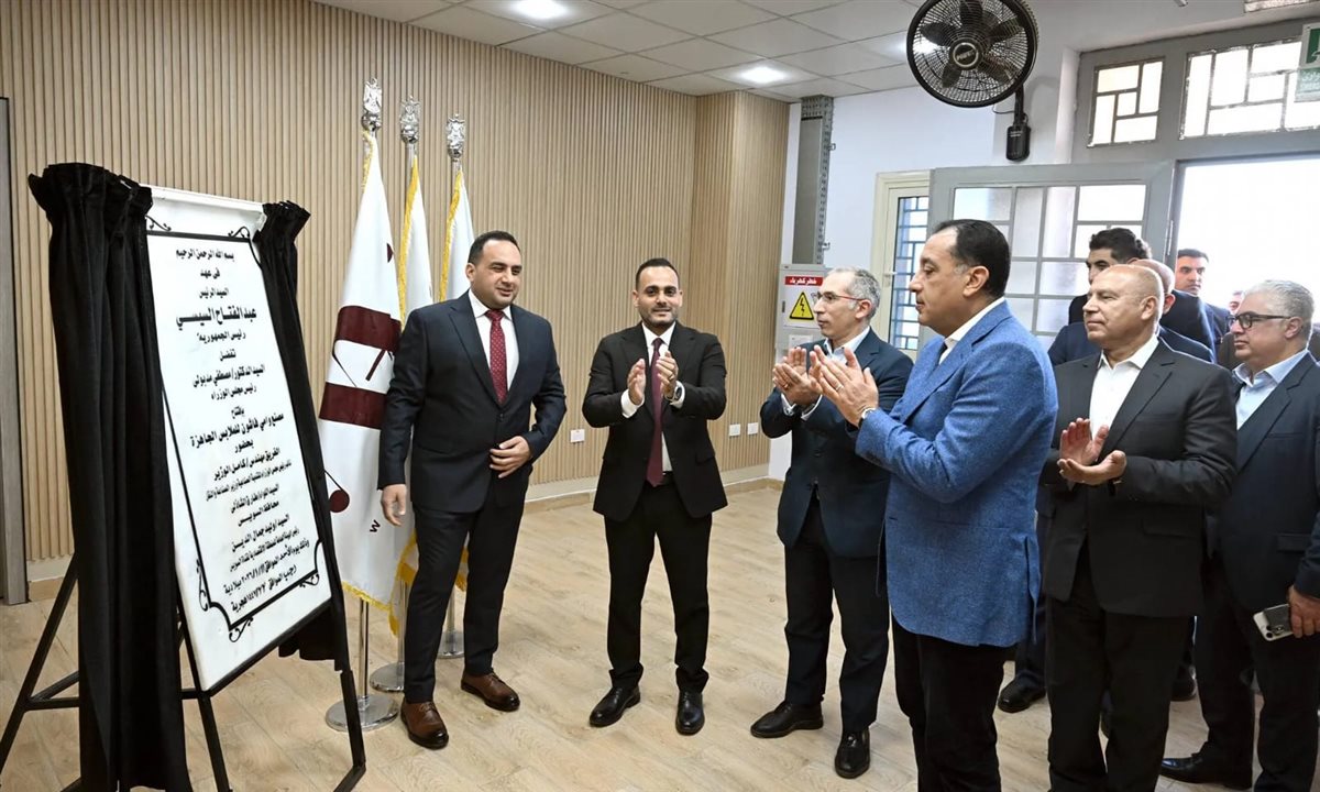 رئيس الوزراء يفتتح مصنع 