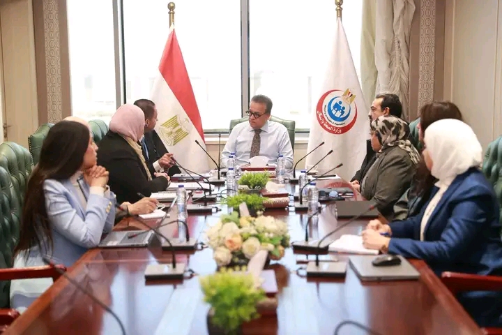 نائب رئيس مجلس الوزراء وزير الصحة يتابع مستجدات تكليف دفعة 2023 الطبية