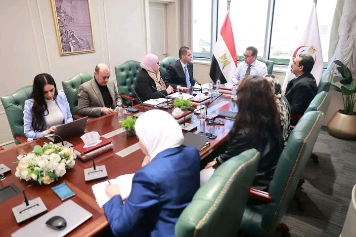 نائب رئيس مجلس الوزراء وزير الصحة يتابع مستجدات تكليف دفعة 2023 الطبية