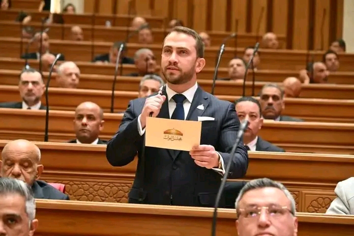 أعضاء مجلس النواب يؤدون اليمين الدستورية بمقر مجلس النواب بالعاصمة الجديدة .