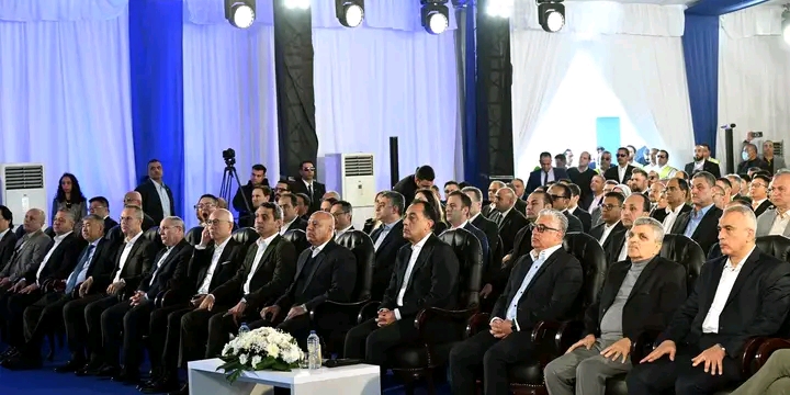 رئيس الوزراء باحتفالية انطلاق التشغيل التجاري لمحطة البحر الأحمر لتداول الحاويات رقم &nbsp;1 RSCT) &nbsp;) بميناء السخنة &nbsp;رئيس الوزراء