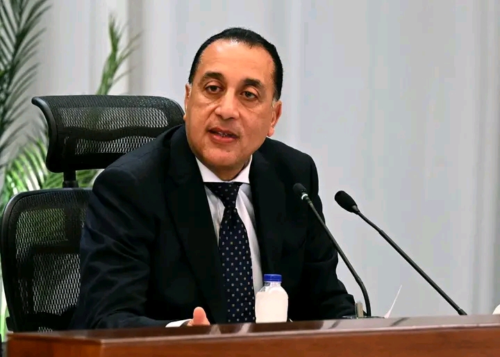 بقرار من رئيس مجلس الوزراء: الخميس 29 يناير الجاري إجازة رسمية بمناسبة عيد ثورة 25 يناير وعيد الشرطة