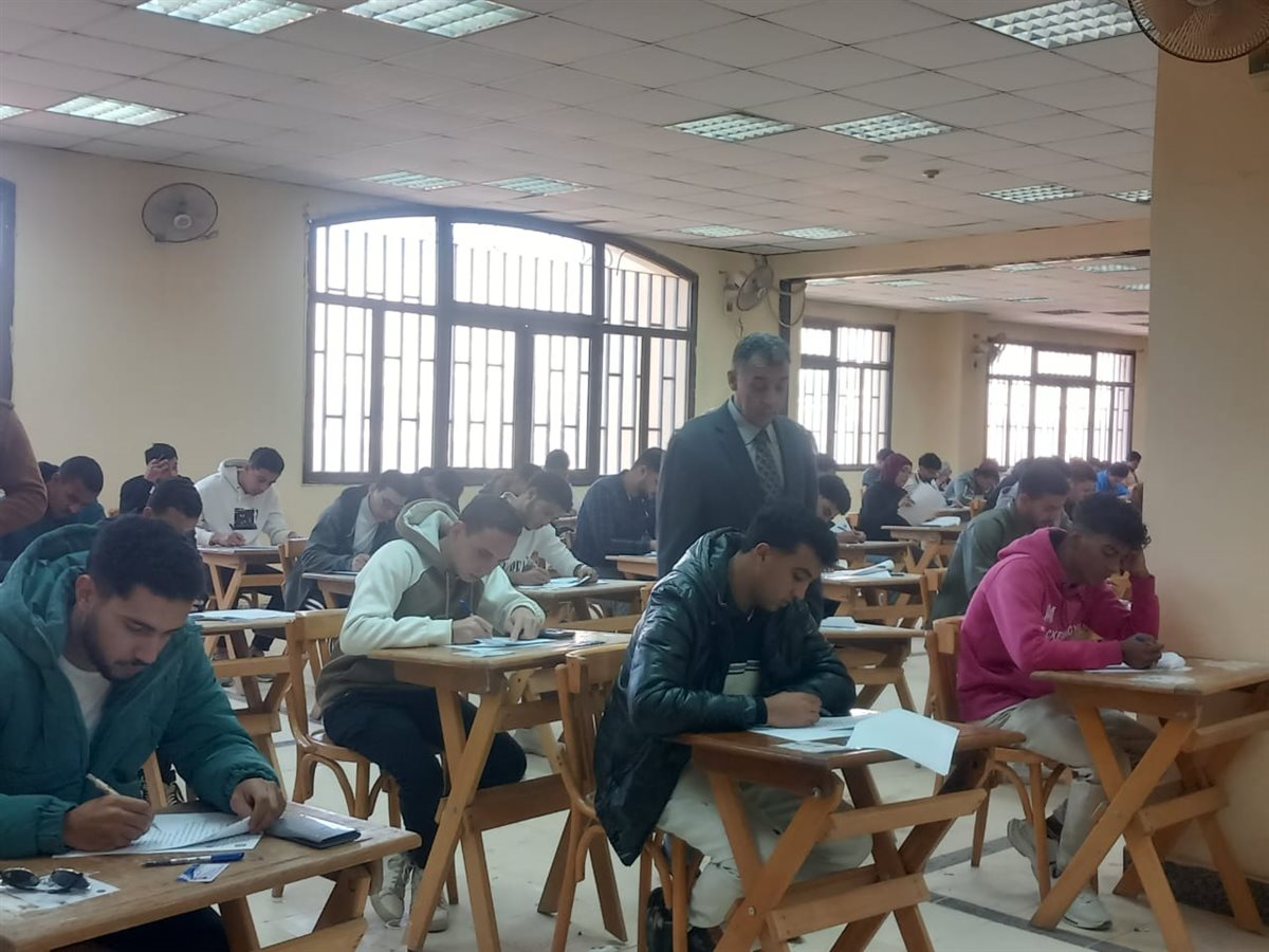 بوابة المواطن ترصد أجواء فاعليات امتحانات المعهد العالي لنظم التجارة الإلكترونية بسوهاج