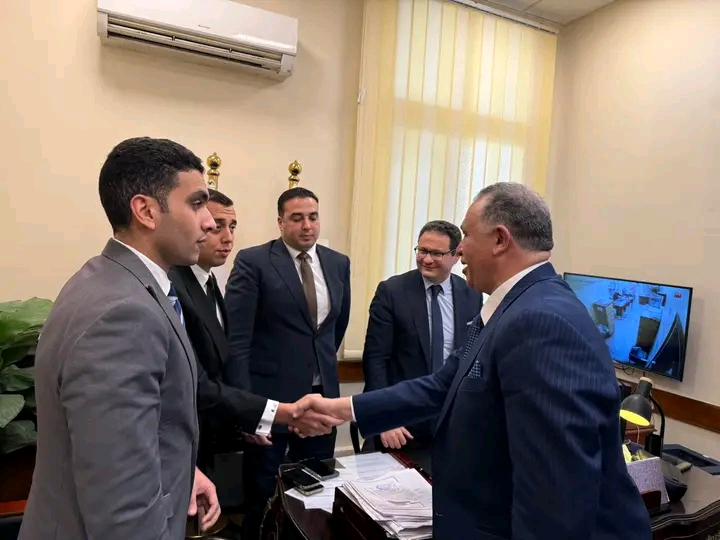 وفد نقابة المحامين يقدمون الاعتذار عما بدر من الزملاء المحامين بواقعة نيابة النزهة