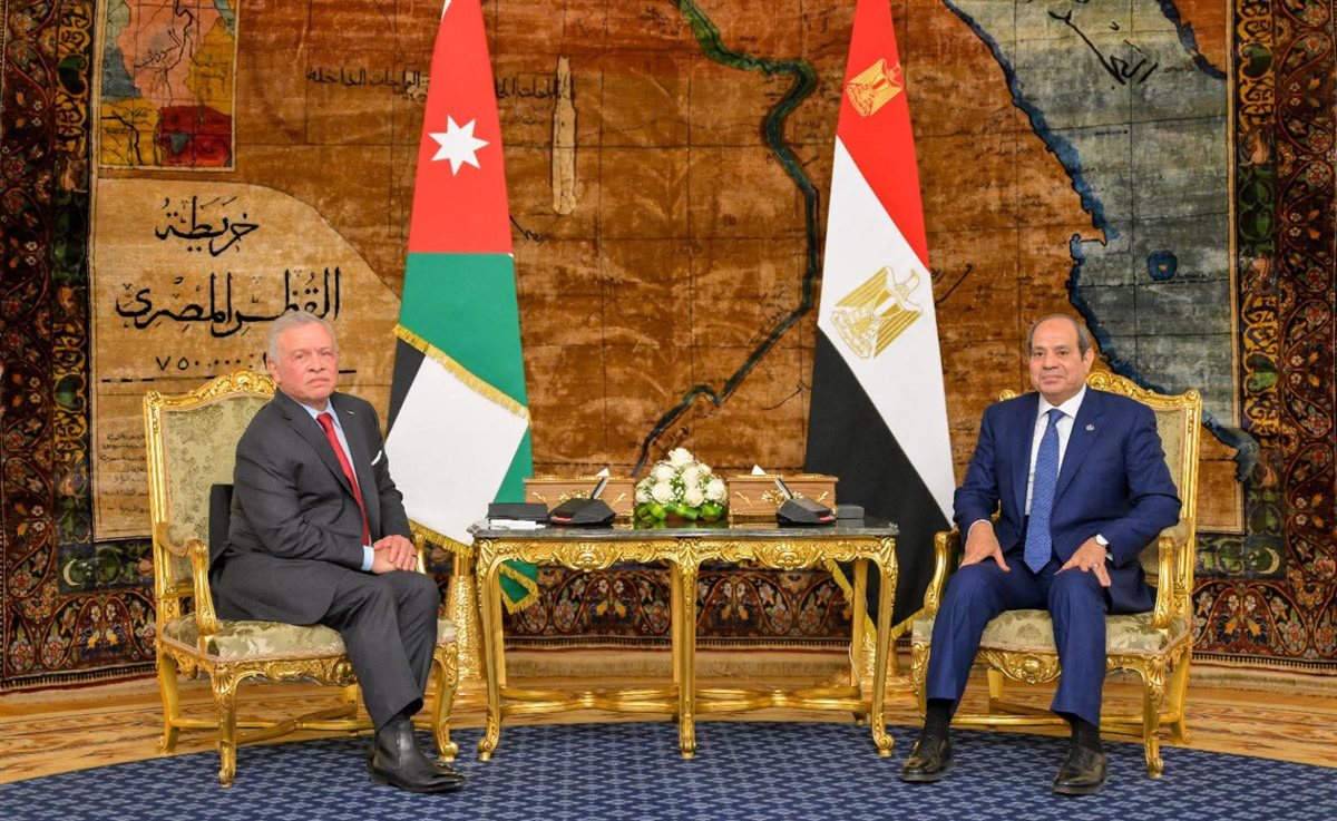 استقبل السيد الرئيس السيسي، اليوم بمطار القاهرة الدولي، أخاه جلالة الملك عبد الله الثاني ابن الحسين، عاهل المملكة الأردنية الهاشمية