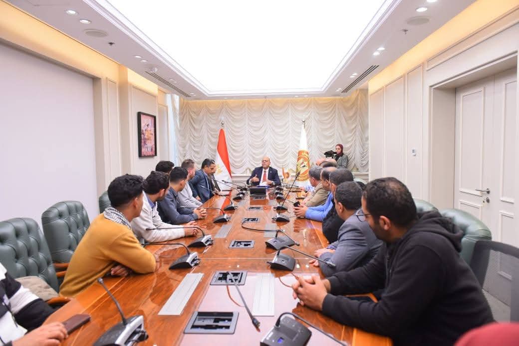 وزير العمل يقود مفاوضة جماعية ناجحة.. وينهي إضراب عمال شركة جيد تكستايل إيجيبت بالعاشر من رمضان