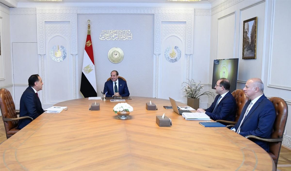 اجتمع السيد الرئيس السيسي، اليوم، مع الدكتور مصطفى مدبولي رئيس مجلس الوزراء، والسيد أحمد كجوك وزير المالية