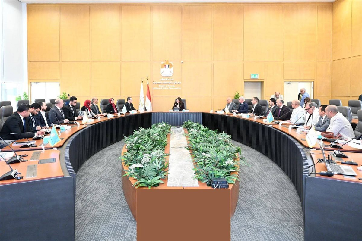 وزيرة الإسكان تتابع مستجدات ملفات تقنين الأوضاع بالأراضي المضافة لعدد من المدن الجديدة