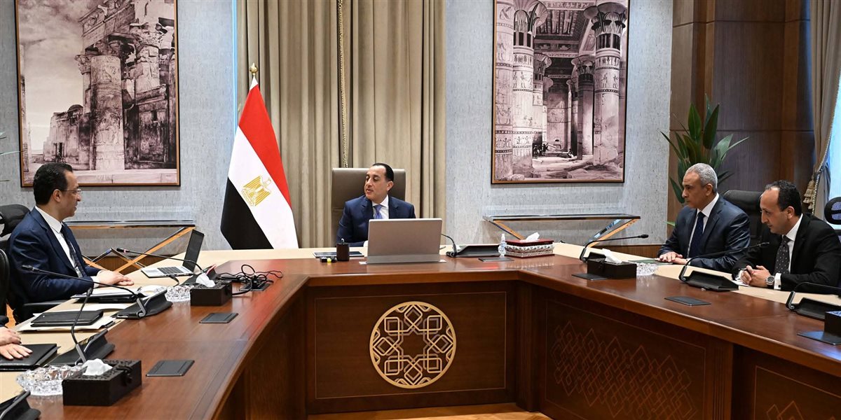 رئيس الوزراء يستعرض محاور عمل وزارة الاتصالات خلال الفترة المقبلة